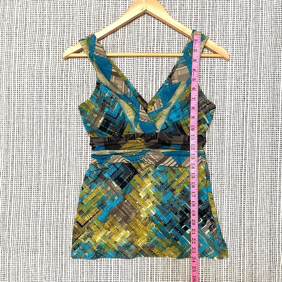 BCBG Maxazria Sleeveless top - Picture 3 of 9